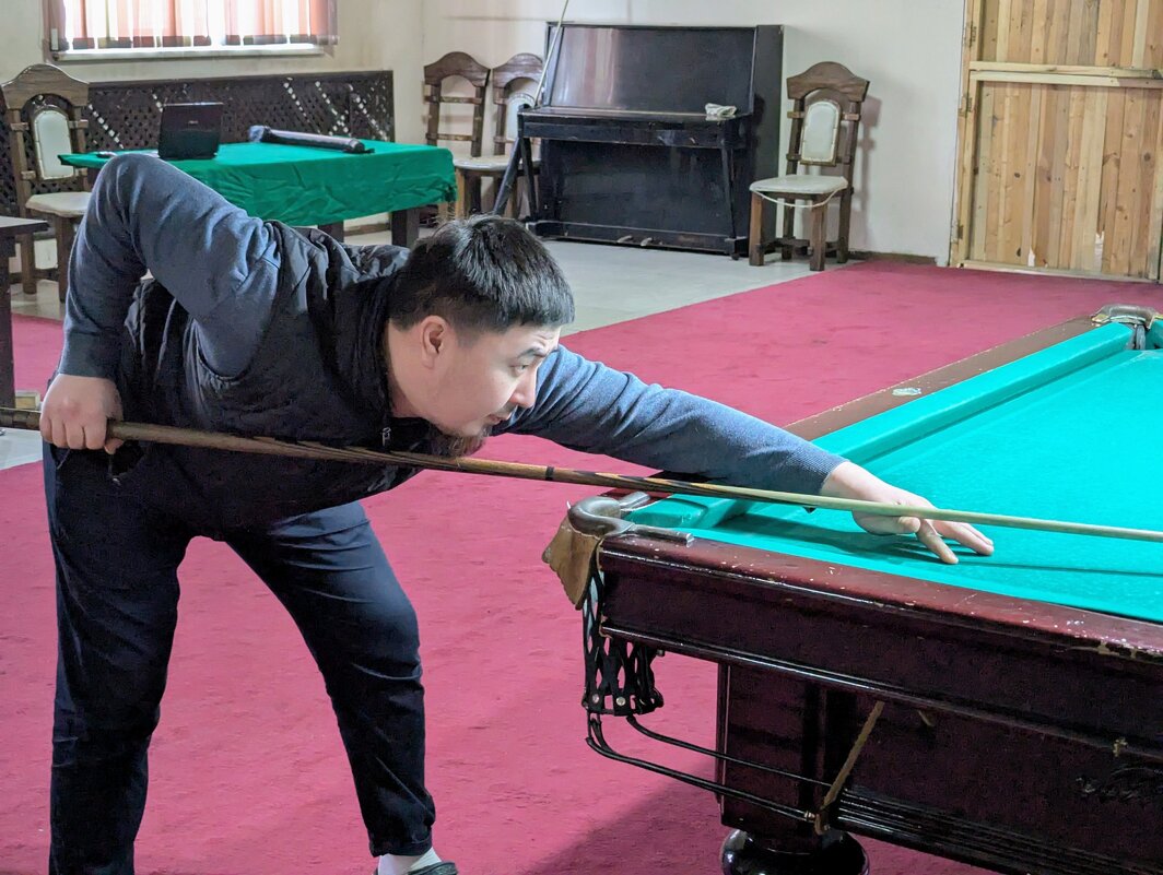 Играем,в бильярд - Андрей Хлопонин