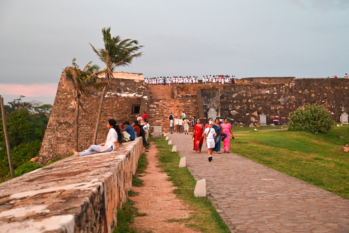 Шри-Ланка. Люди, лица, города... - Александр Беляков