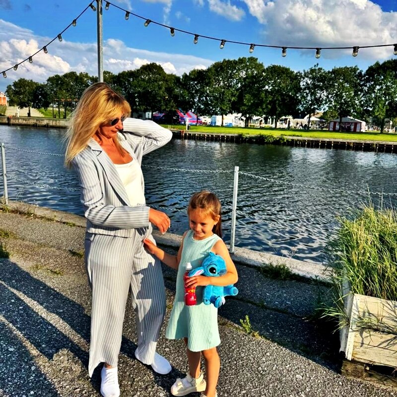 ПРОГУЛКА   У   ВОДЫ - Анатолий Малобродский