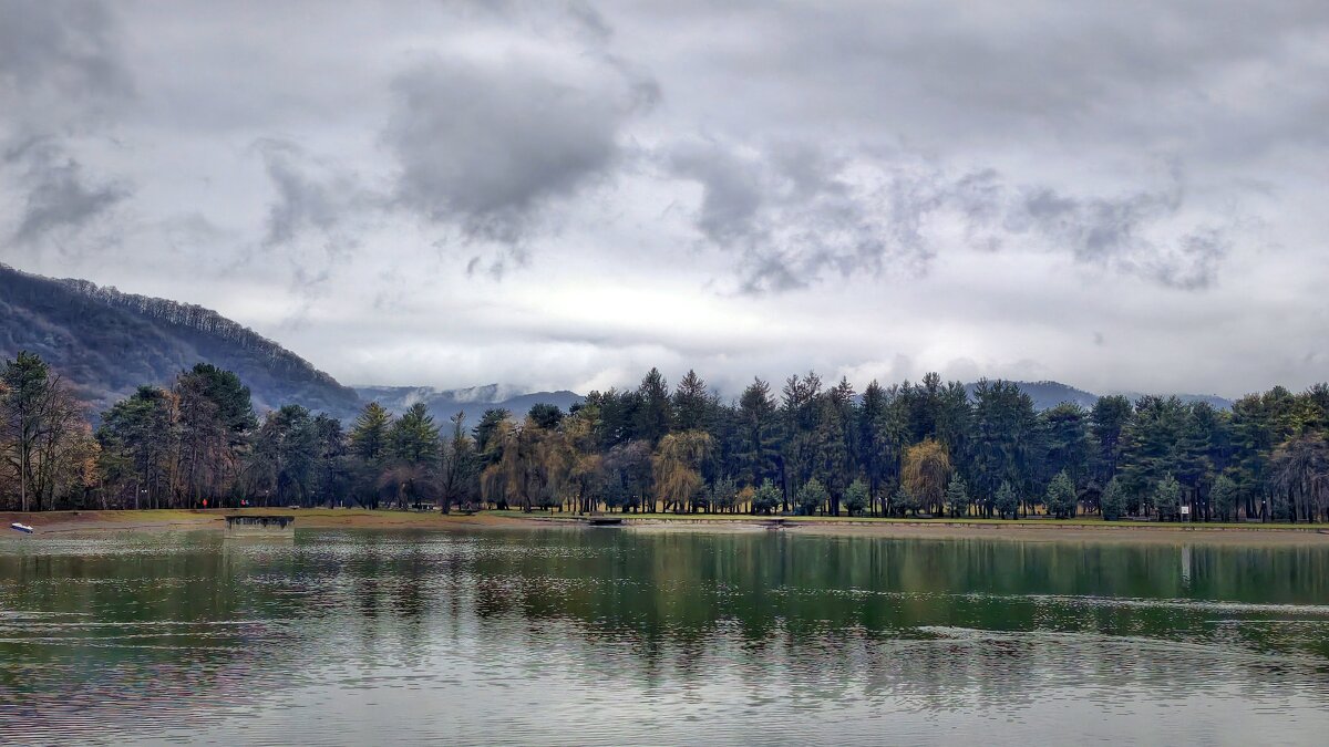 В пасмурный день на озере в Нальчике - Мариша 
