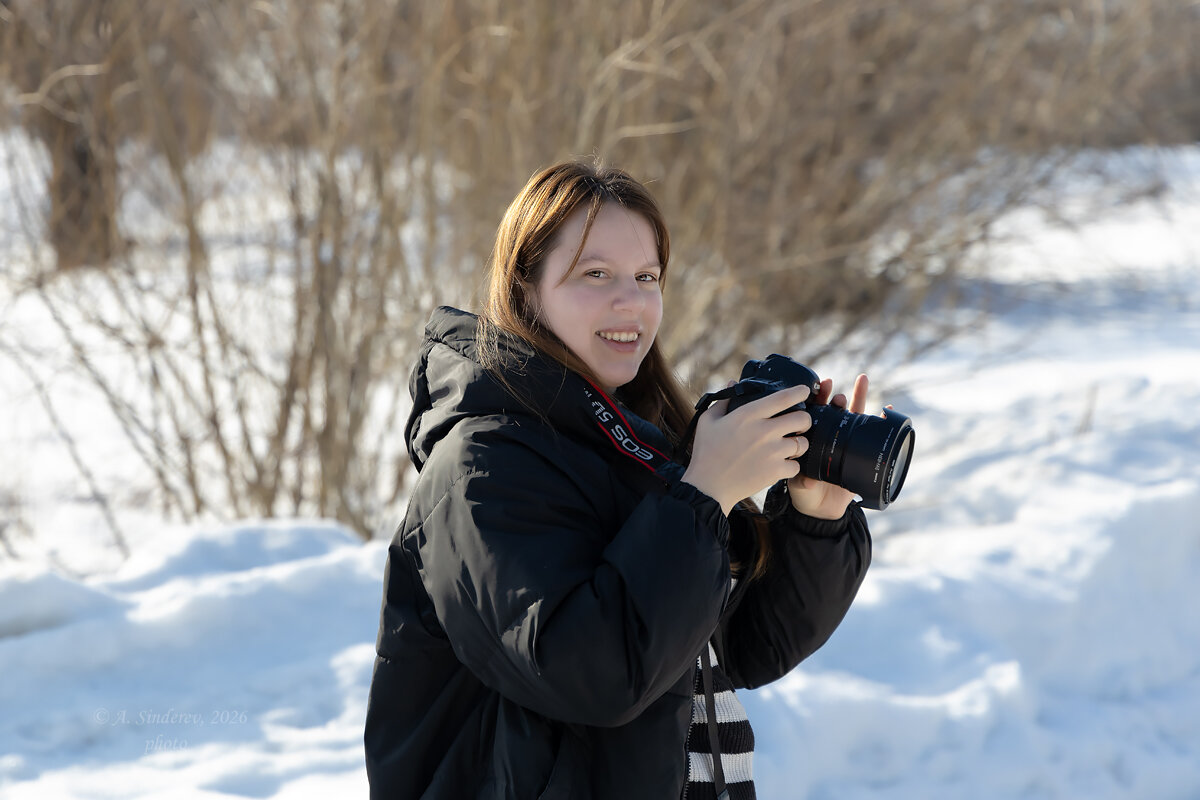 Девушка-фотограф - Александр Синдерёв