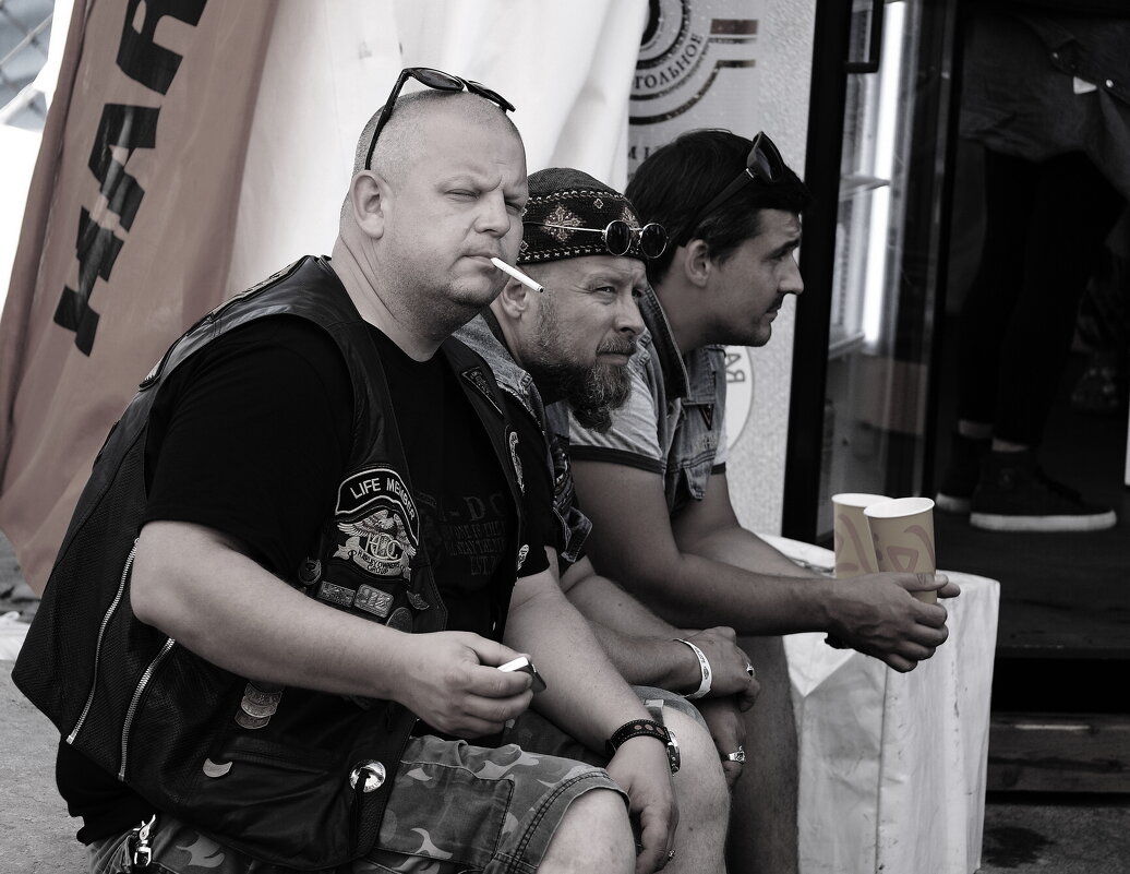 БОЛЕЛЬЩИКИ - Виктор Никитенко