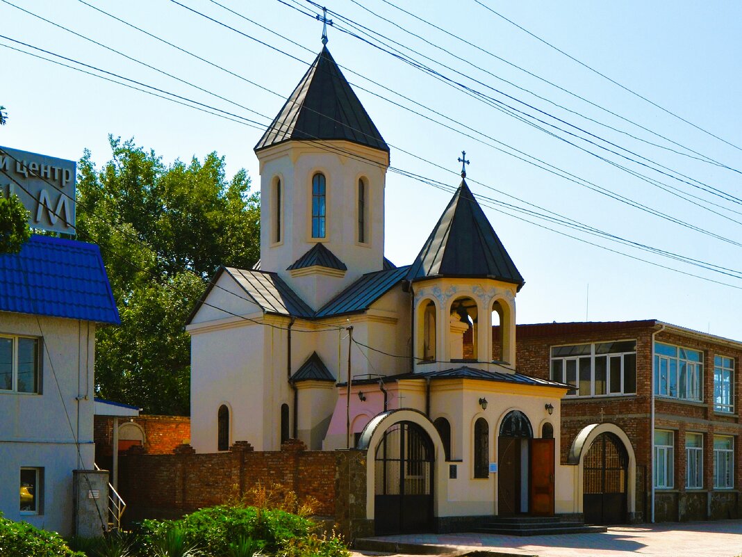 Керчь. Грузинская православная церковь Святой Нины. - Пётр Чернега Керчь. Грузинская православная церковь Святой Нины. - Пётр Чернега