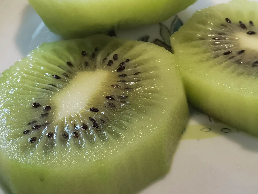 Киви. - Лилия * Киви. - Лилия *