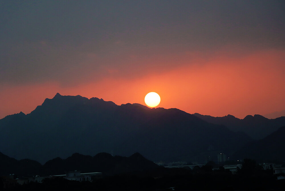Солнце коснулось гор - Галина Ильясова