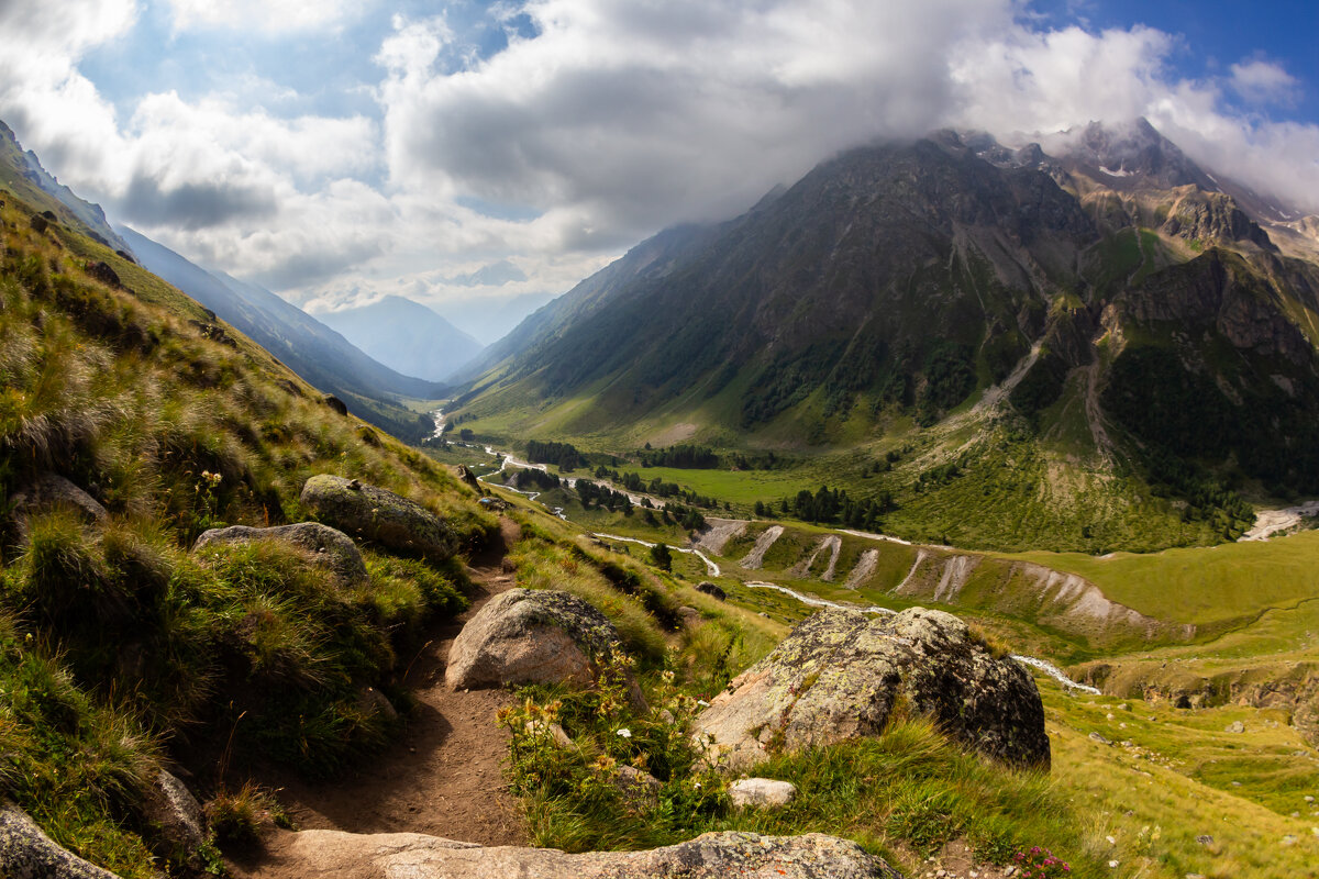 По тропе к реке - Алексей По тропе к реке - Алексей