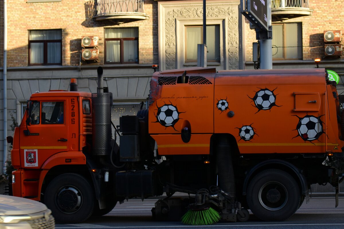 Футбольный тюнинг машины - Наталья Вязигина Футбольный тюнинг машины - Наталья Вязигина