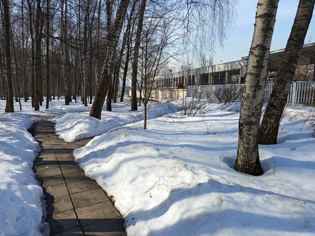 Март как он есть - Андрей Лукьянов Март как он есть - Андрей Лукьянов