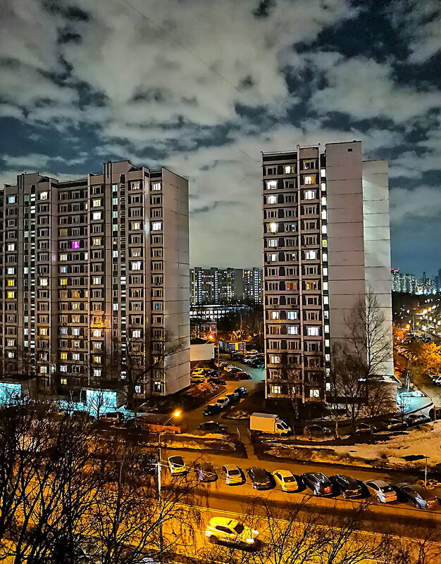 Вечерний город. - Александр Дмитриев Вечерний город. - Александр Дмитриев