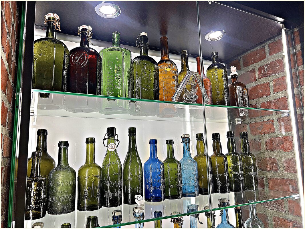 Старинные бутылки. - Валерия Комова