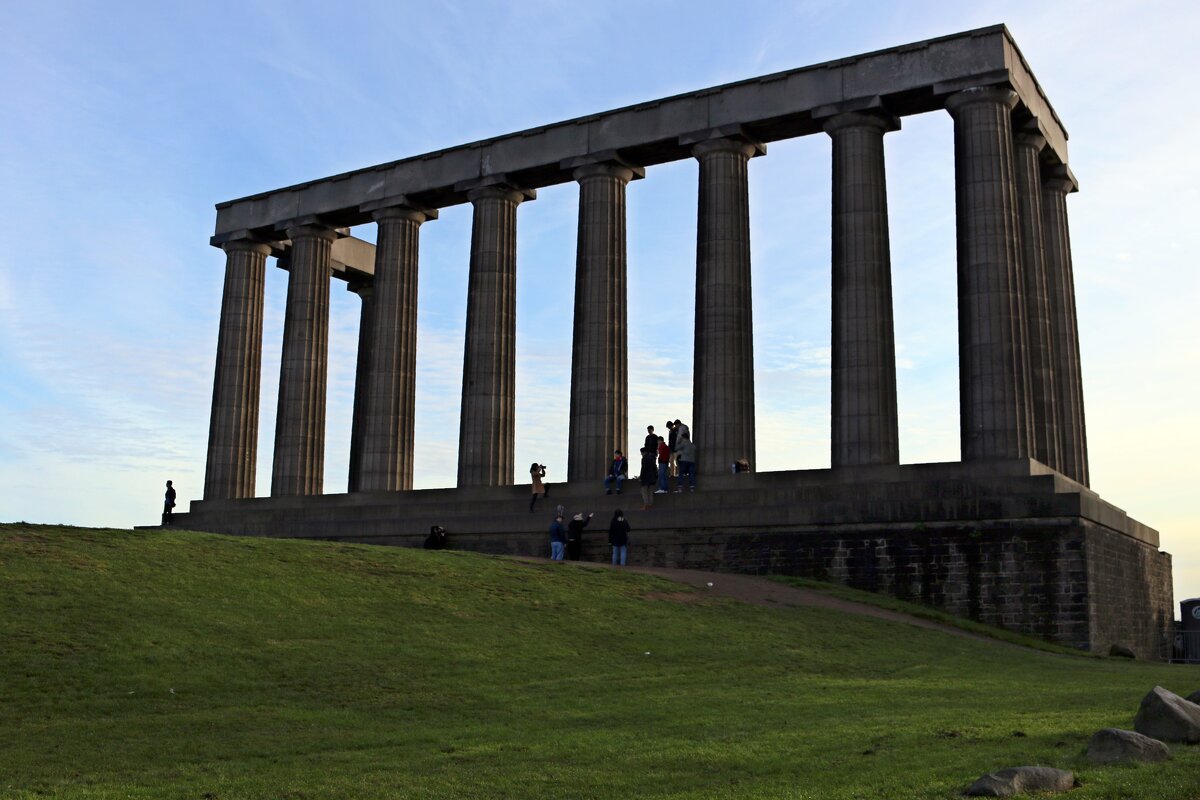 Национальный монумент на Калтон-хилл - Ольга Национальный монумент на Калтон-хилл - Ольга