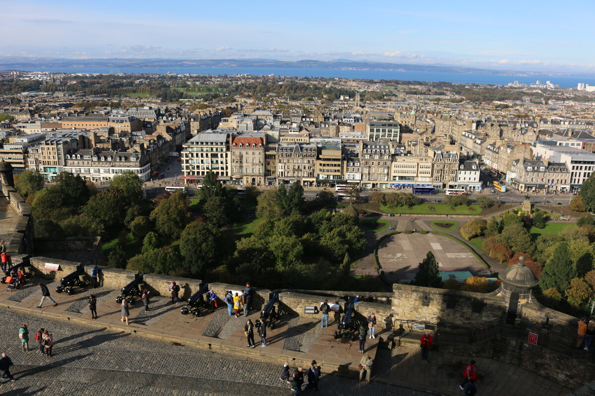 Вид на Эдинбург из замка - Ольга 