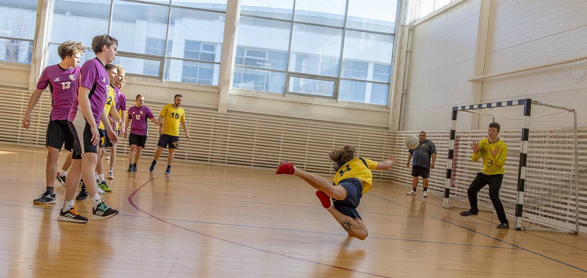 Бросок - Анатолий Шумилин