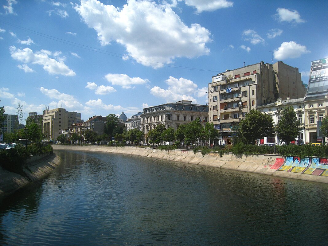 Славный город Бухарест. - unix (Илья Утропов)