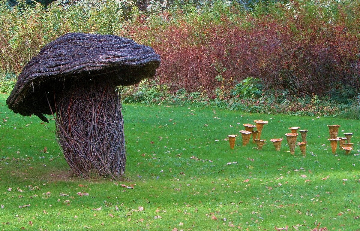 .. почти настоящие грибы на полянке.. - galalog galalog