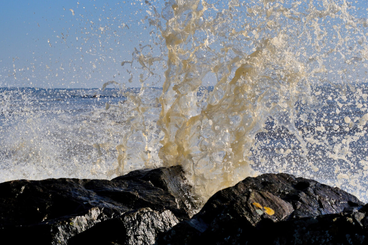 Взрыв волны за 30 см от меня - Георгий А