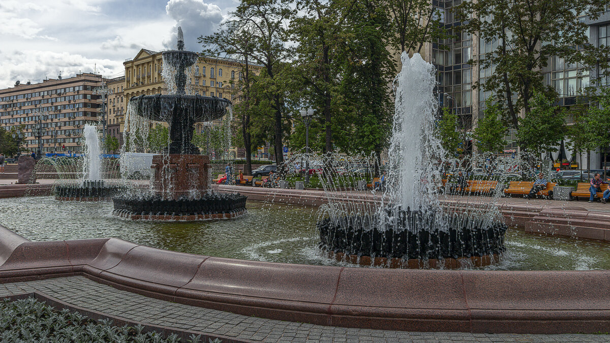 Фонтан «Пушкинский» на Пушкинской площади в Москве. - Aleksey Afonin