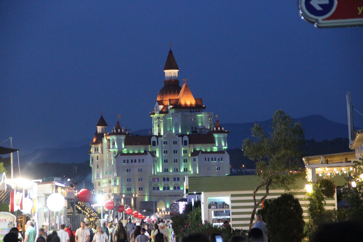 Отель-замок «Богатырь», расположенный на территории тематического парка развлечений «Сочи Парк» в Им - Serega SchütZ Отель-замок «Богатырь», расположенный на территории тематического парка развлечений «Сочи Парк» в Им - Serega SchütZ