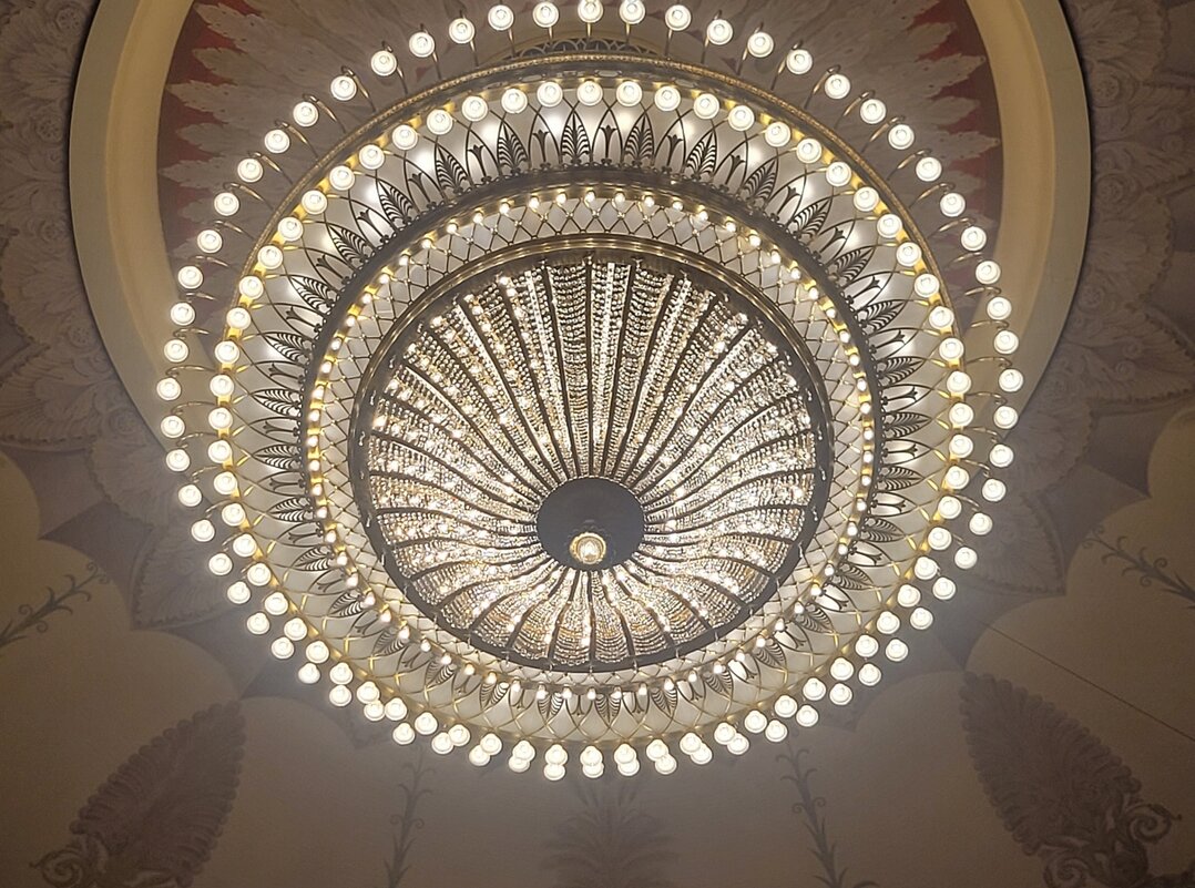 Главная люстра оперного театра - Галина Нестратова