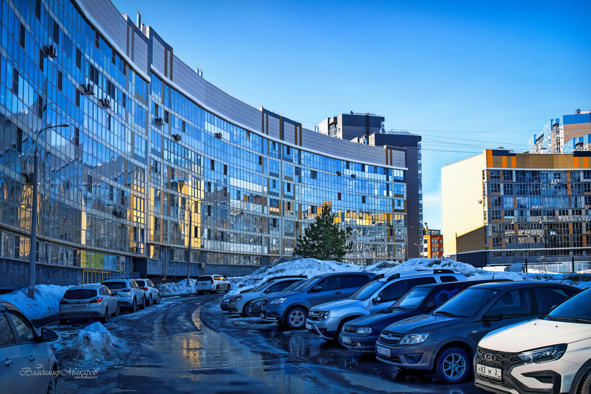 "Весна в городе. Новый микрорайон"© - Владимир Макаров