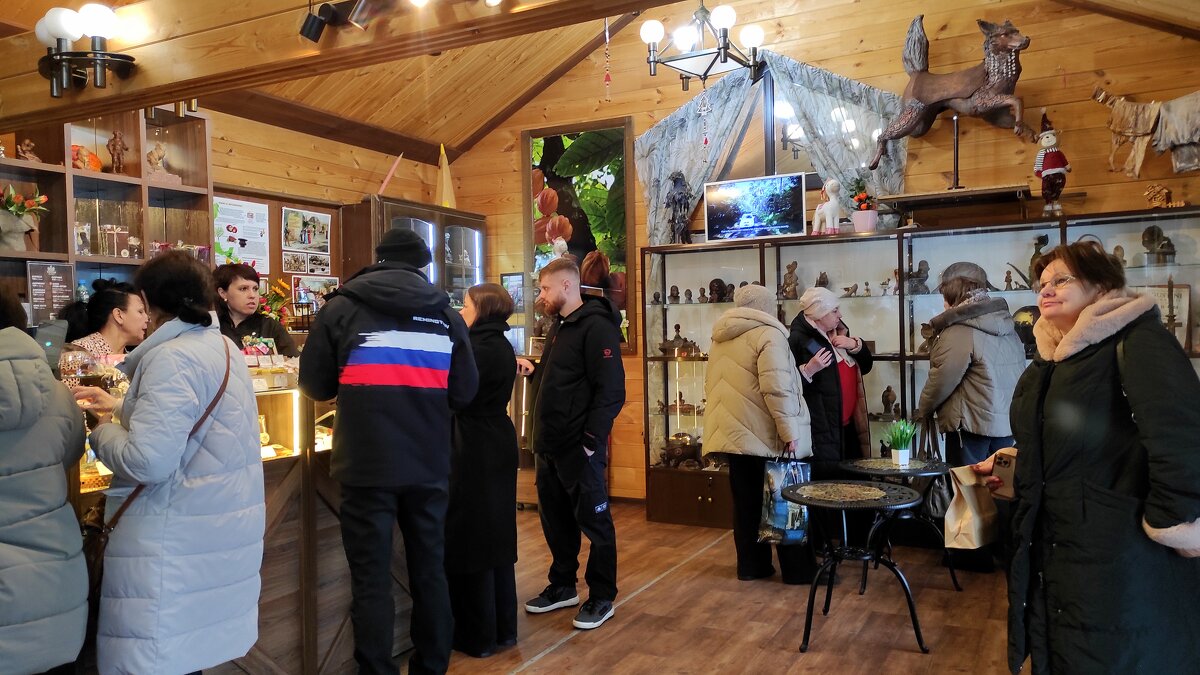 Интерьер с витражами Музея Шоколада - Татьяна Лютаева