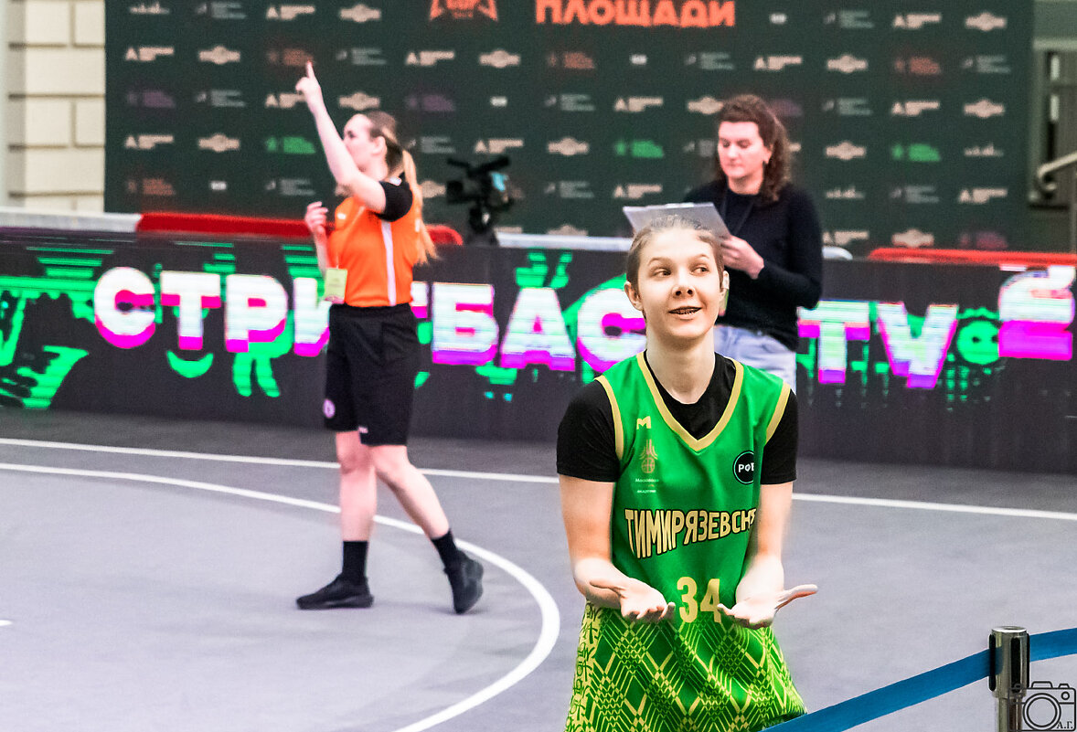 На паркете - Александр 