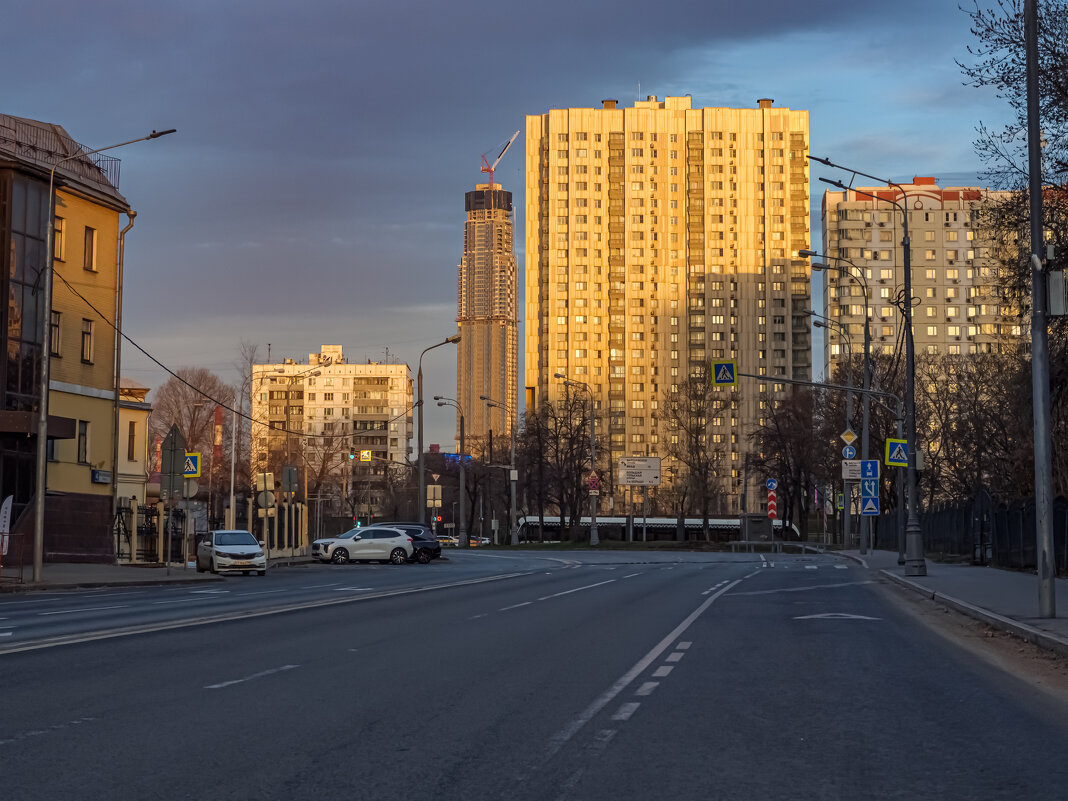 Город просыпается. - Николай 