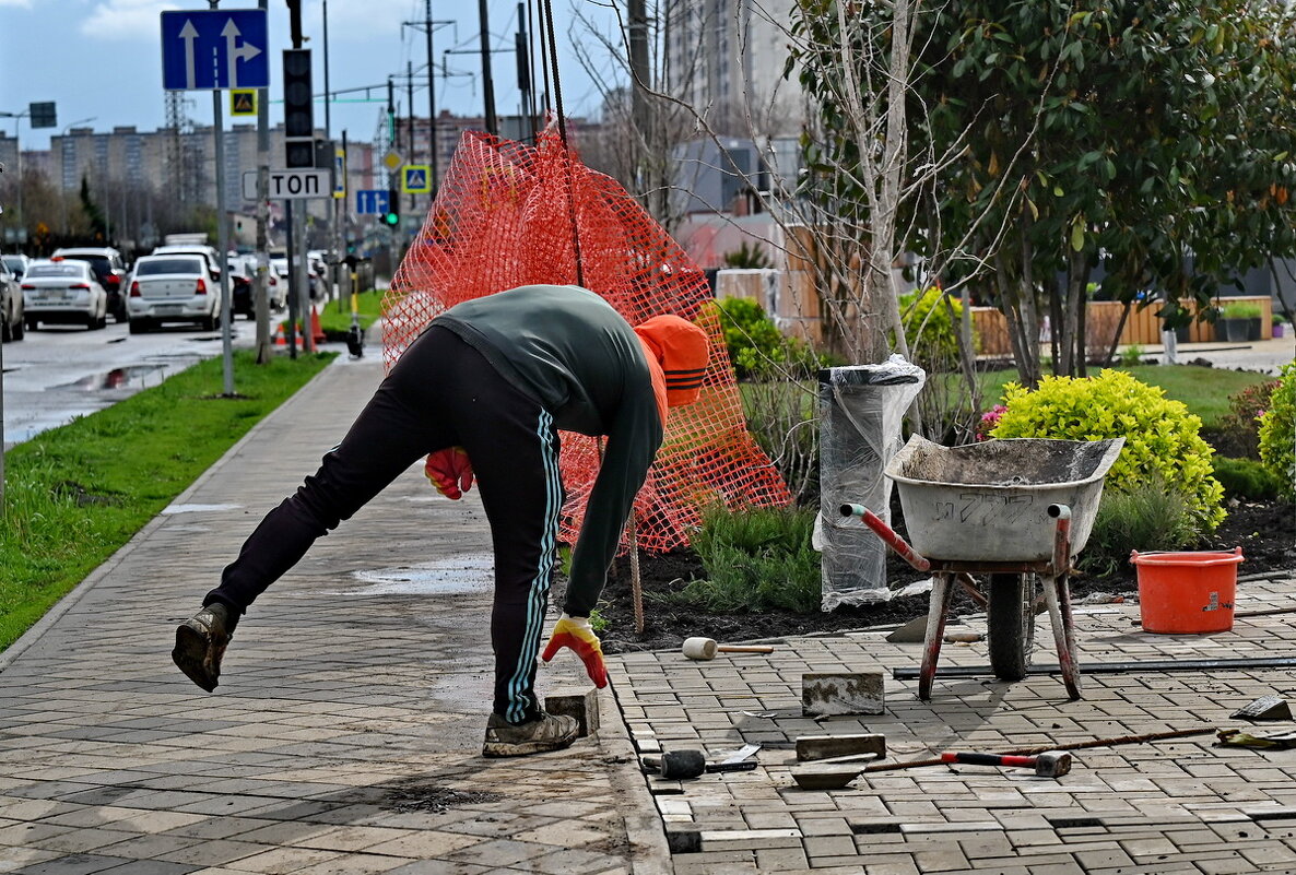 Кипит работа... - Николай Саржанов