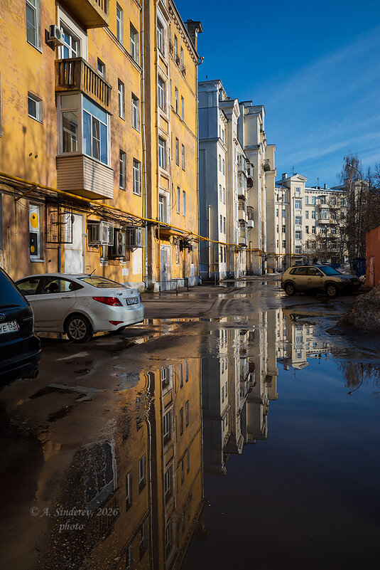 Весенняя атмосфера на улице города - Александр Синдерёв