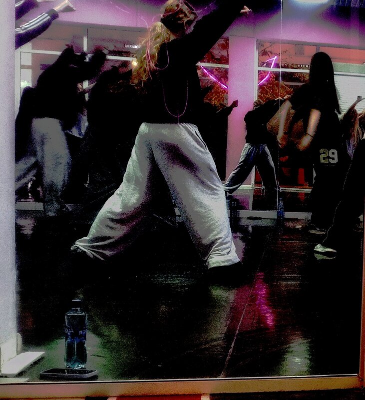 Танцы - Александр Вадимович Crew smail