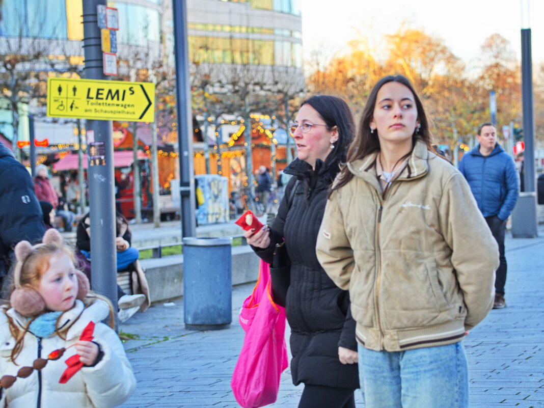 *** - Witalij Löwin