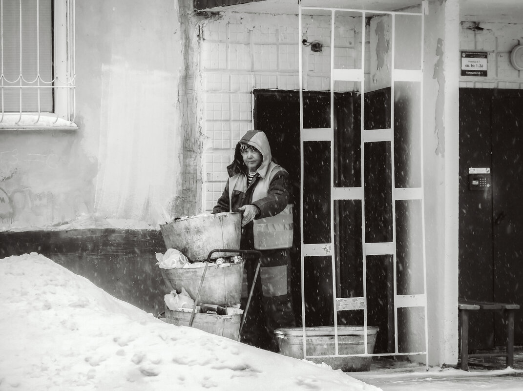 Люди нашего двора (чб) - Сергей Царёв