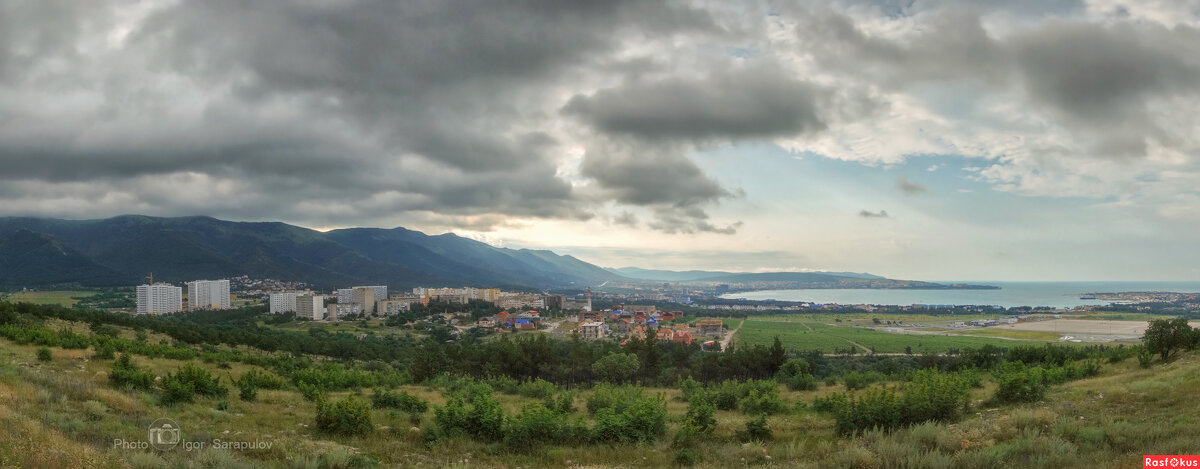 Дождь над Геленджиком - Игорь Сарапулов Дождь над Геленджиком - Игорь Сарапулов