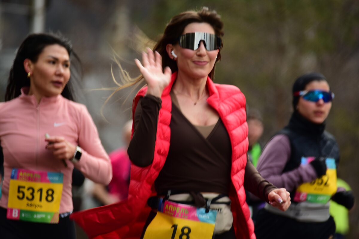 Забег в лицах. - Наталья Вязигина Забег в лицах. - Наталья Вязигина