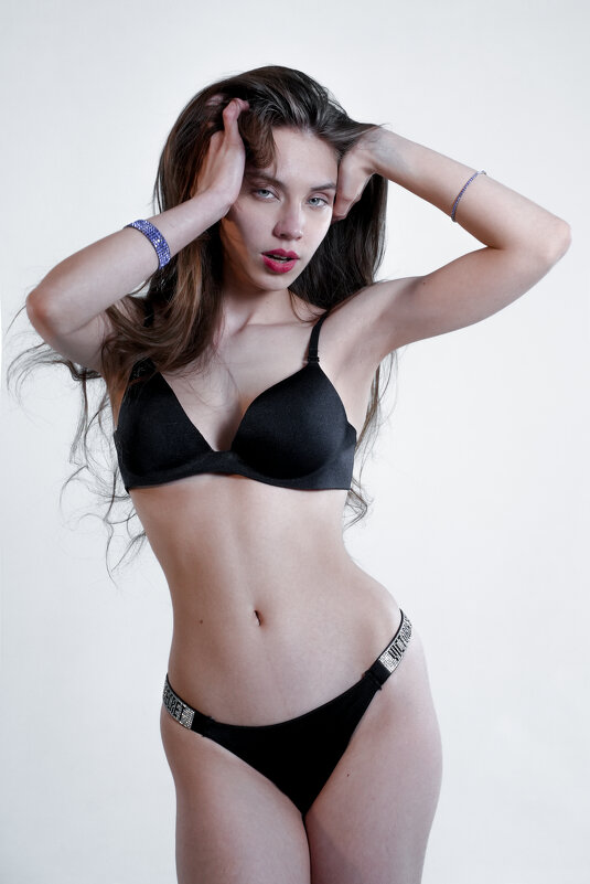 Поправляющая - And I go Поправляющая - And I go