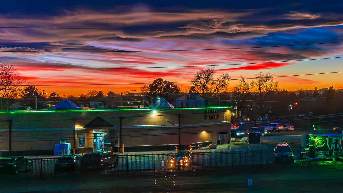 Как-то вечером у магазина... Такие у нас чудные закаты - Николай Бабухин