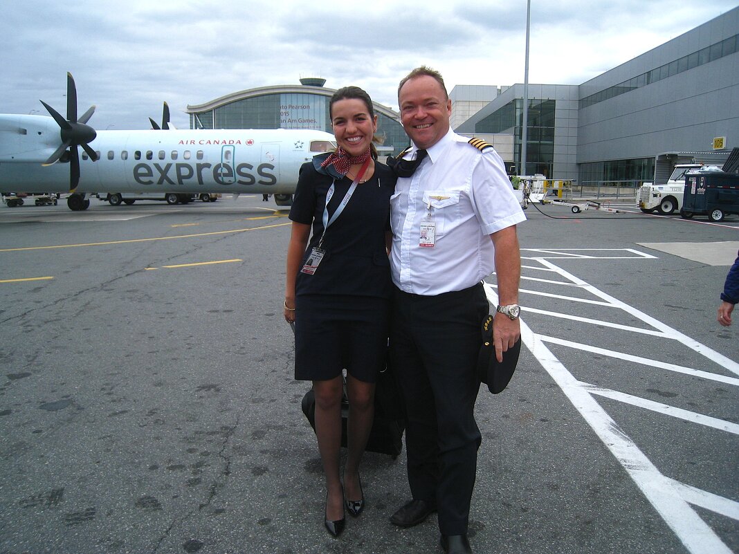 Прекрасные и жизнерадостные сотрудники авиакомпании Эйр Канада. - unix (Илья Утропов)