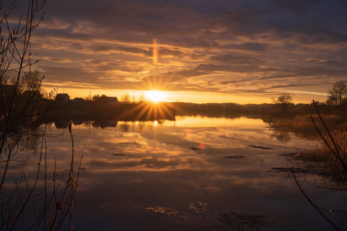 Апрельский закат. - Виктор Евстратов Апрельский закат. - Виктор Евстратов