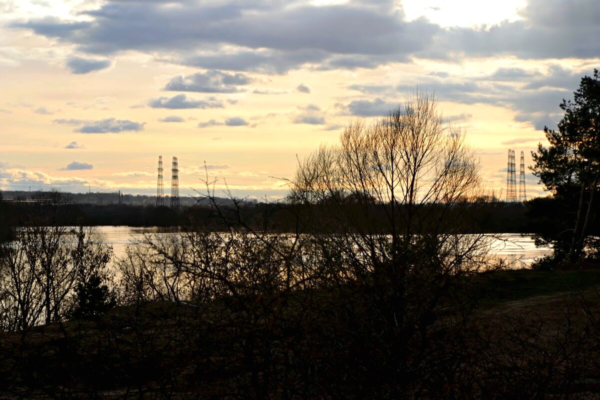 На Оке. - Михаил Столяров