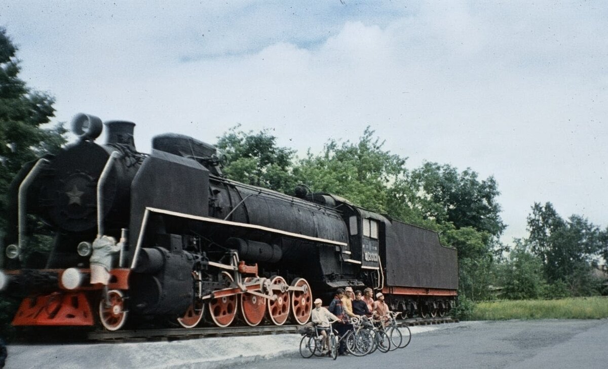 Наш паровоз, вперёд летит... - Андрей Хлопонин Наш паровоз, вперёд летит... - Андрей Хлопонин