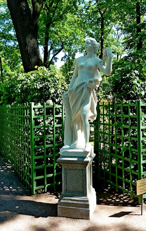 ЛЕТНИЙ САД. - Виктор Осипчук