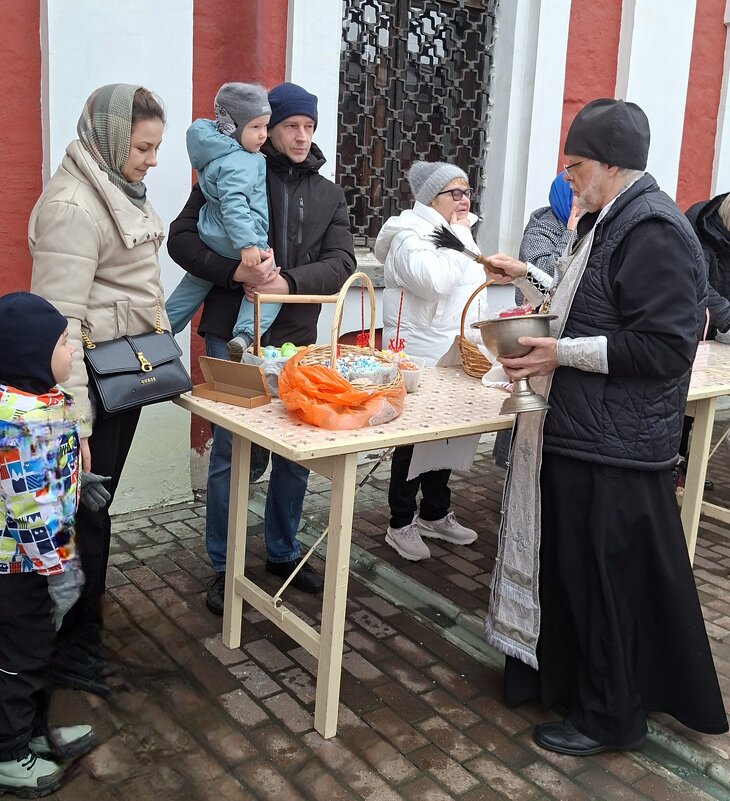 Освящение куличей. - ИРЭН@ .