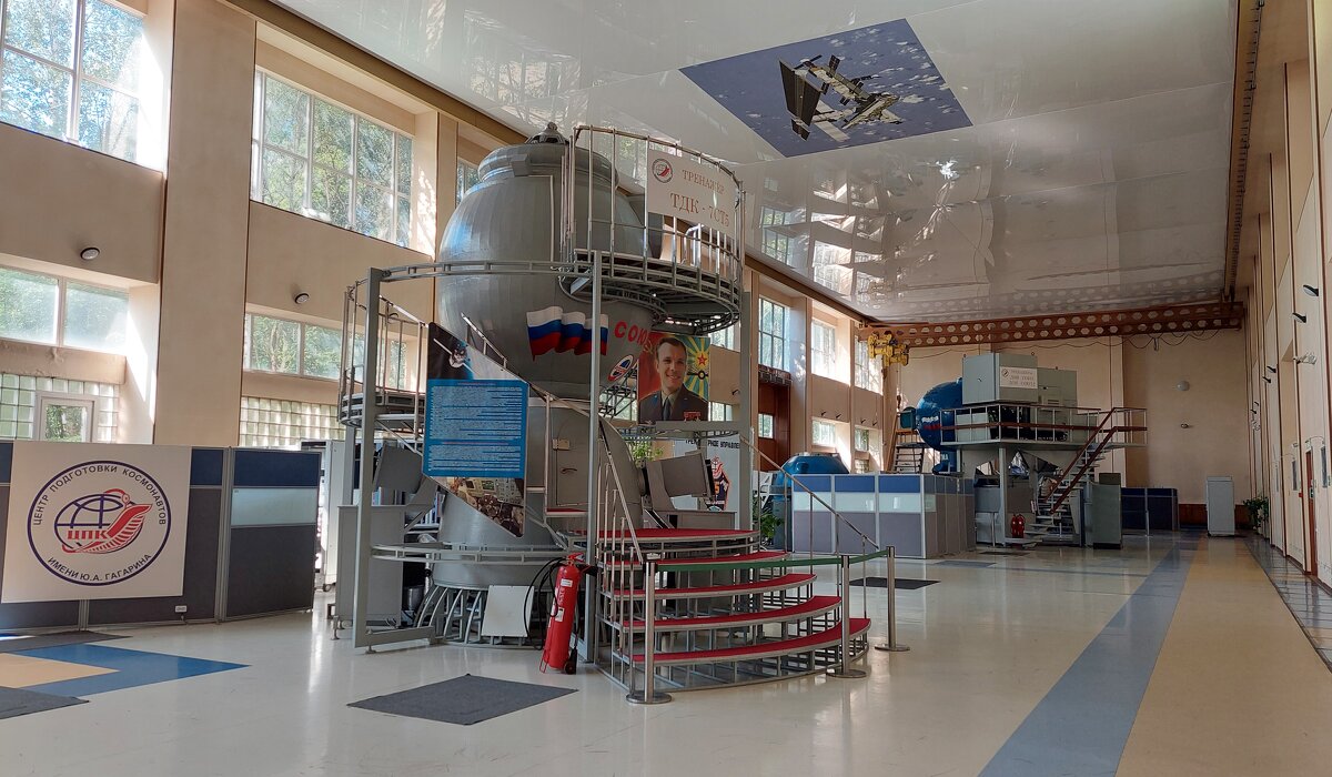 Зал тренажеров транспортных кораблей «Союз». - ИРЭН@ . Зал тренажеров транспортных кораблей «Союз». - ИРЭН@ .