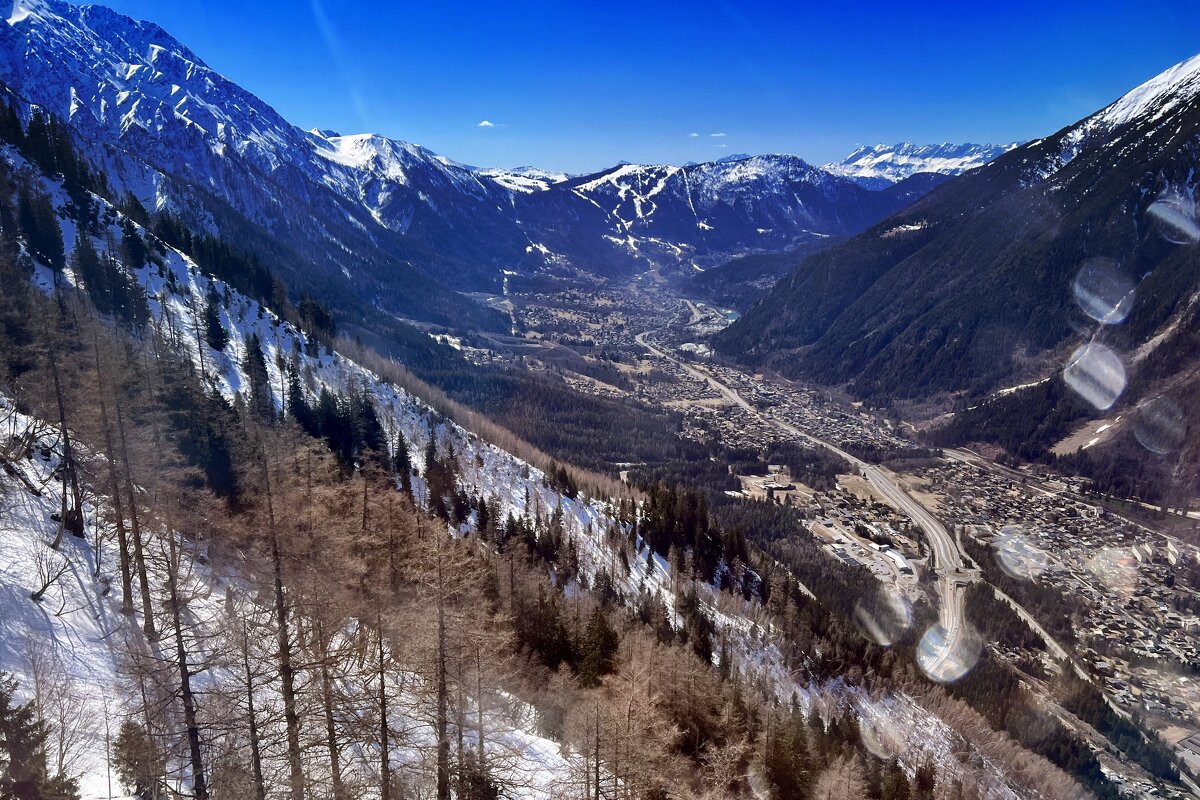 Эгюий-дю-Миди — горная вершина во Франции, Верхняя Савойя. - "The Natural World" Александер Эгюий-дю-Миди — горная вершина во Франции, Верхняя Савойя. - "The Natural World" Александер