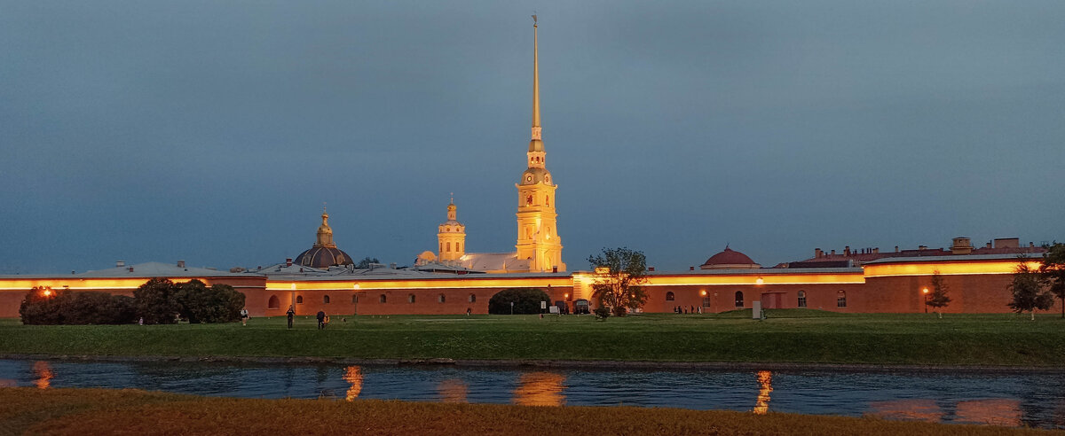 "Золотая" Петропавловка. - Лилия *