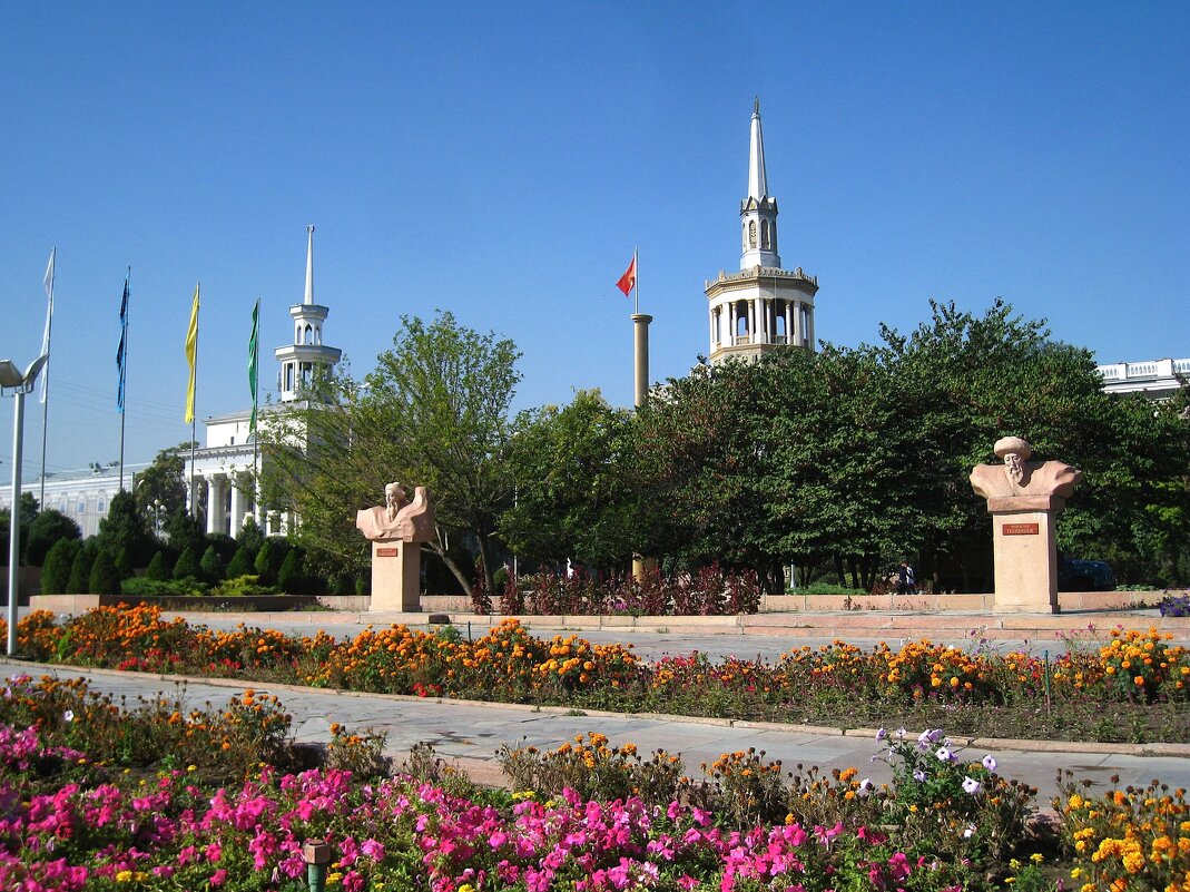 Славный город Бишкек - столица Киргизии. - unix (Илья Утропов)