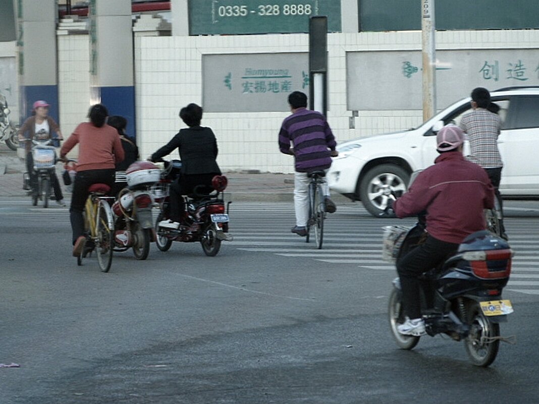 На улице в китайском городе - Мишель71 