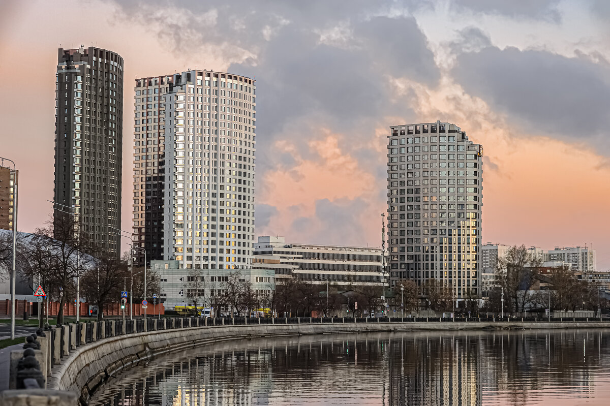 Город.Утро. - Николай Город.Утро. - Николай