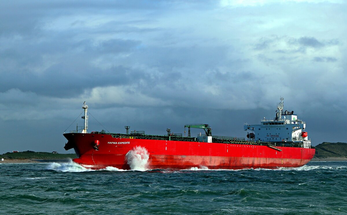 Ну так торопится, где-то бензин кончился - В.И Ну так торопится, где-то бензин кончился - В.И