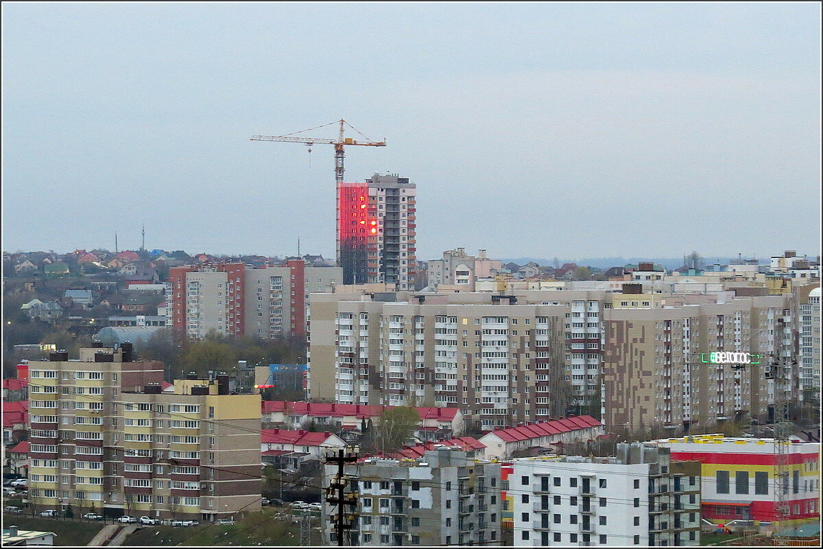 отражение восхода на высотке - Сеня Белгородский